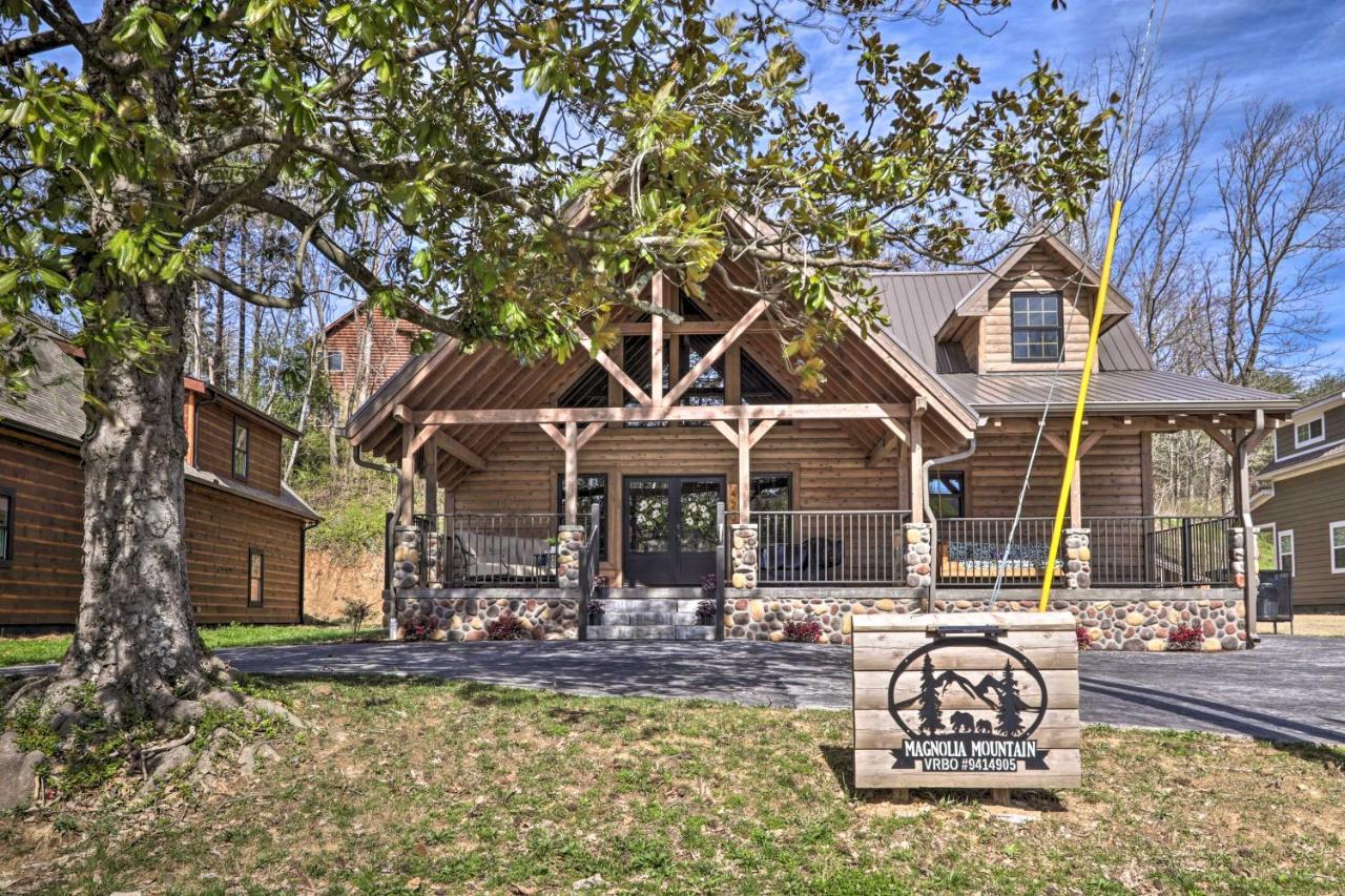 Riverfront Cabin With Hot Tub - 3 Miles To Dollywood Pigeon Forge Bagian luar foto