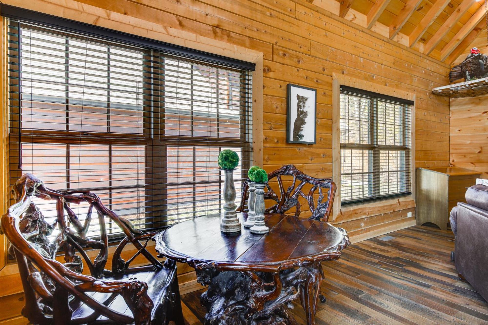 Riverfront Cabin With Hot Tub - 3 Miles To Dollywood Pigeon Forge Bagian luar foto